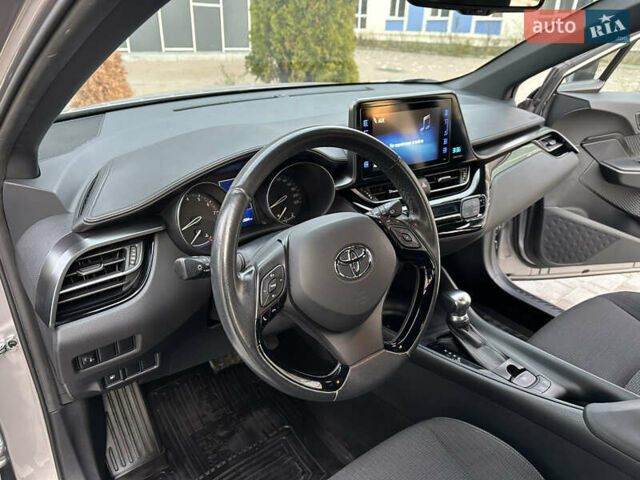 Сірий Тойота C-HR, об'ємом двигуна 1.2 л та пробігом 42 тис. км за 18950 $, фото 81 на Automoto.ua