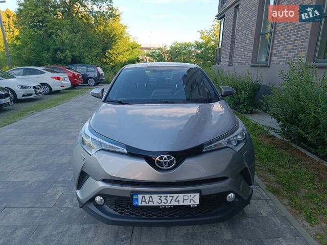 Тойота C-HR 2016 у Львові на Automoto.ua Сірий Тойота C-HR, об'ємом двигуна 1.2 л та пробігом 96 тис. км за 17500 $, фото 9 на Automoto.ua