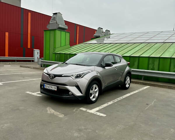 Серый Тойота C-HR, объемом двигателя 1.2 л и пробегом 86 тыс. км за 18600 $, фото 17 на Automoto.ua