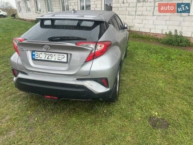 Серый Тойота C-HR, объемом двигателя 1.2 л и пробегом 137 тыс. км за 17500 $, фото 2 на Automoto.ua