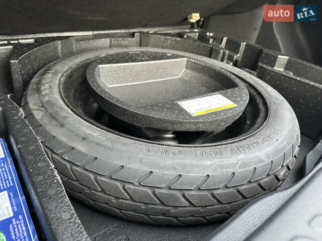 Сірий Тойота C-HR, об'ємом двигуна 1.2 л та пробігом 42 тис. км за 18950 $, фото 140 на Automoto.ua