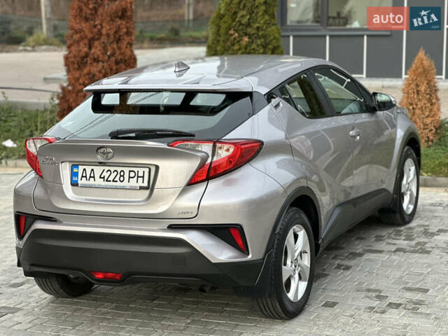 Сірий Тойота C-HR, об'ємом двигуна 1.2 л та пробігом 42 тис. км за 18950 $, фото 45 на Automoto.ua