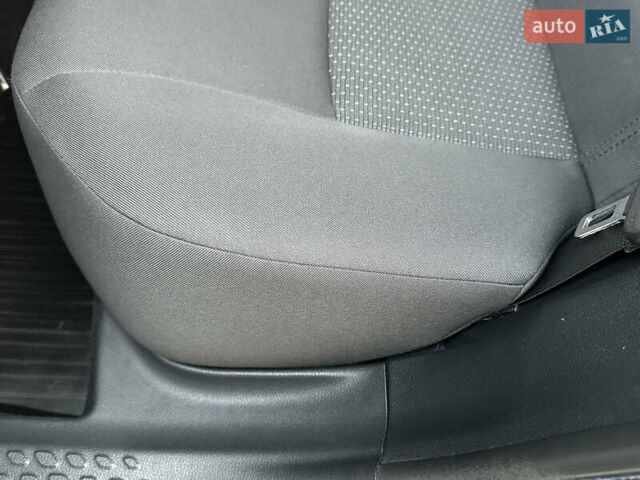 Сірий Тойота C-HR, об'ємом двигуна 1.2 л та пробігом 42 тис. км за 18950 $, фото 106 на Automoto.ua