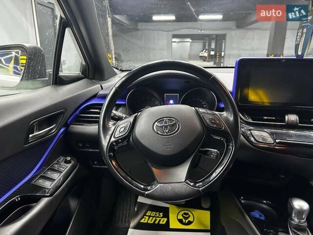 Серый Тойота C-HR, объемом двигателя 1.2 л и пробегом 41 тыс. км за 23000 $, фото 10 на Automoto.ua