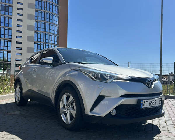 Серый Тойота C-HR, объемом двигателя 1.2 л и пробегом 126 тыс. км за 17999 $, фото 8 на Automoto.ua