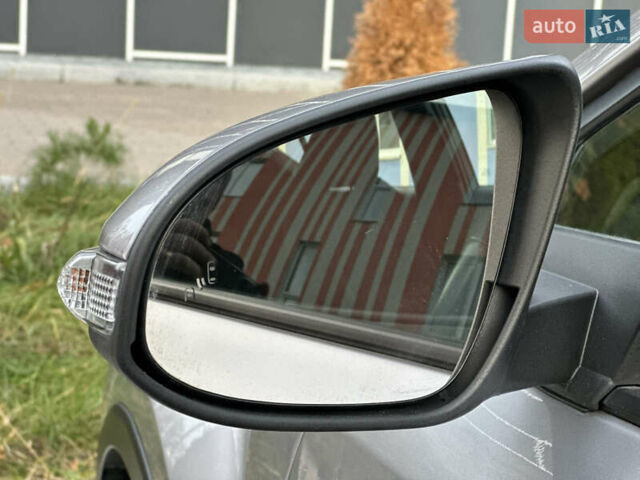 Сірий Тойота C-HR, об'ємом двигуна 1.2 л та пробігом 42 тис. км за 18950 $, фото 78 на Automoto.ua