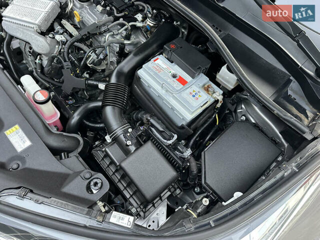 Сірий Тойота C-HR, об'ємом двигуна 1.2 л та пробігом 42 тис. км за 18950 $, фото 143 на Automoto.ua