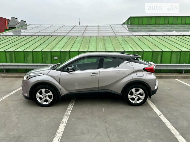 Серый Тойота C-HR, объемом двигателя 1.2 л и пробегом 86 тыс. км за 18600 $, фото 2 на Automoto.ua