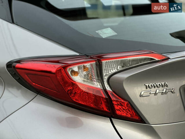Сірий Тойота C-HR, об'ємом двигуна 1.2 л та пробігом 42 тис. км за 18950 $, фото 54 на Automoto.ua