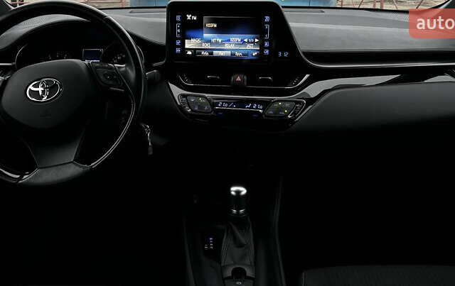 Сірий Тойота C-HR, об'ємом двигуна 1.2 л та пробігом 42 тис. км за 20000 $, фото 17 на Automoto.ua