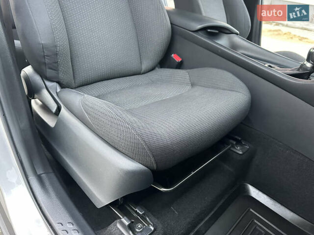 Сірий Тойота C-HR, об'ємом двигуна 1.2 л та пробігом 42 тис. км за 18950 $, фото 122 на Automoto.ua