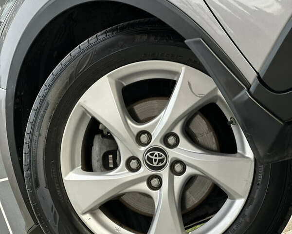 Сірий Тойота C-HR, об'ємом двигуна 1.2 л та пробігом 42 тис. км за 18950 $, фото 71 на Automoto.ua