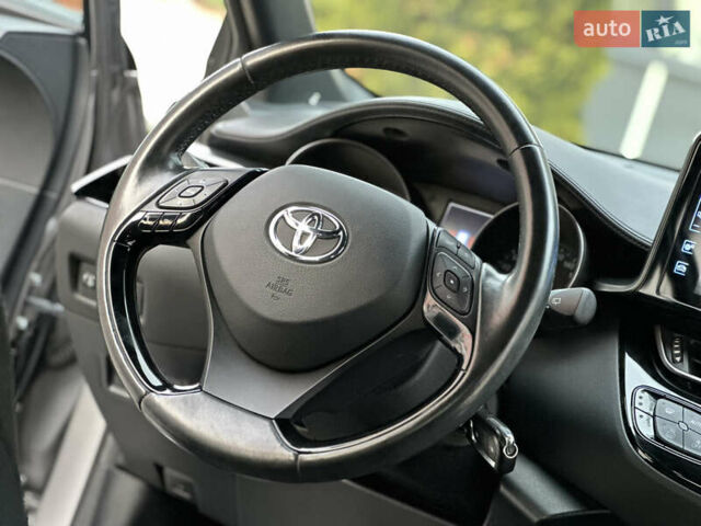 Сірий Тойота C-HR, об'ємом двигуна 1.2 л та пробігом 42 тис. км за 18950 $, фото 132 на Automoto.ua