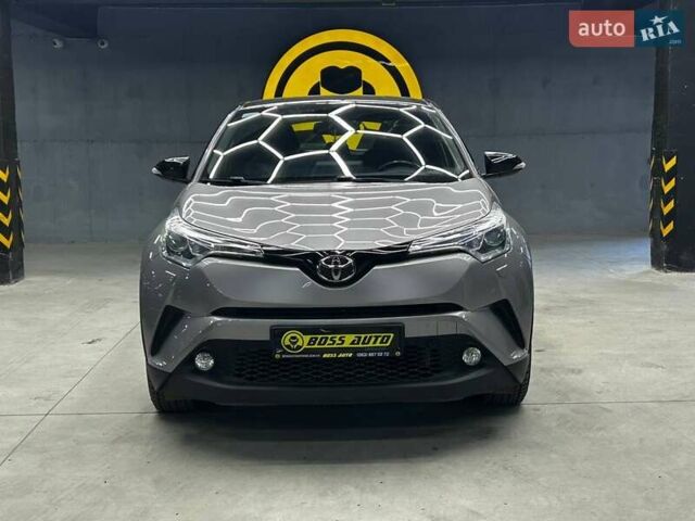 Серый Тойота C-HR, объемом двигателя 1.2 л и пробегом 41 тыс. км за 23000 $, фото 1 на Automoto.ua