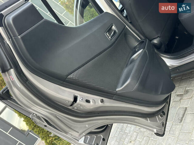 Сірий Тойота C-HR, об'ємом двигуна 1.2 л та пробігом 42 тис. км за 18950 $, фото 109 на Automoto.ua