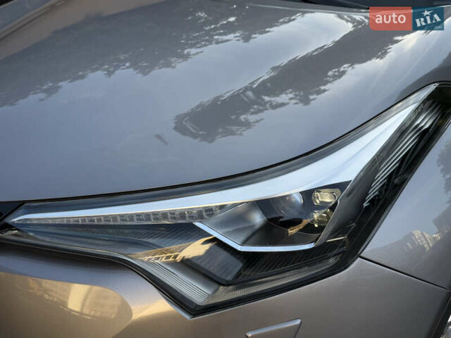 Сірий Тойота C-HR, об'ємом двигуна 1.2 л та пробігом 88 тис. км за 18000 $, фото 14 на Automoto.ua
