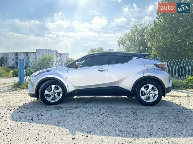 Серый Тойота C-HR, объемом двигателя 1.2 л и пробегом 80 тыс. км за 18500 $, фото 5 на Automoto.ua