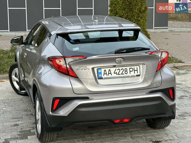 Сірий Тойота C-HR, об'ємом двигуна 1.2 л та пробігом 42 тис. км за 18950 $, фото 76 на Automoto.ua
