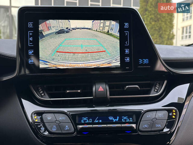 Сірий Тойота C-HR, об'ємом двигуна 1.2 л та пробігом 42 тис. км за 18950 $, фото 97 на Automoto.ua