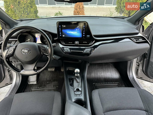 Сірий Тойота C-HR, об'ємом двигуна 1.2 л та пробігом 42 тис. км за 18950 $, фото 129 на Automoto.ua