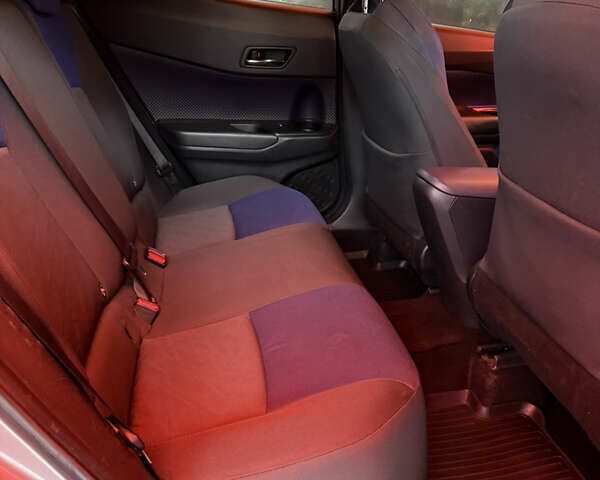 Серый Тойота C-HR, объемом двигателя 1.2 л и пробегом 115 тыс. км за 16300 $, фото 8 на Automoto.ua