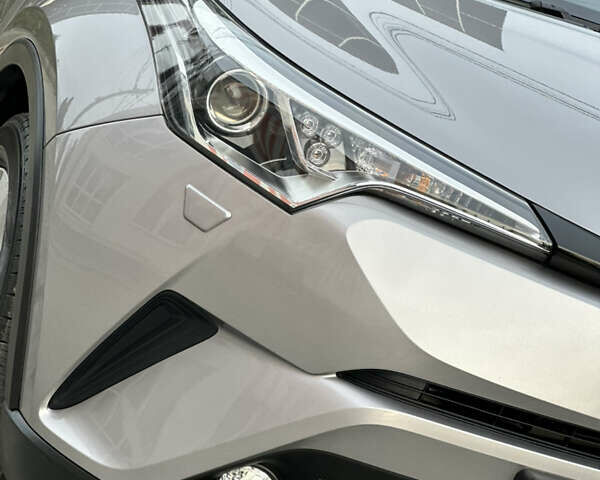 Сірий Тойота C-HR, об'ємом двигуна 1.2 л та пробігом 42 тис. км за 18950 $, фото 31 на Automoto.ua