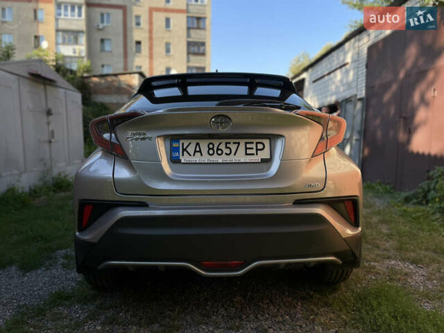 Серый Тойота C-HR, объемом двигателя 1.2 л и пробегом 72 тыс. км за 20000 $, фото 6 на Automoto.ua