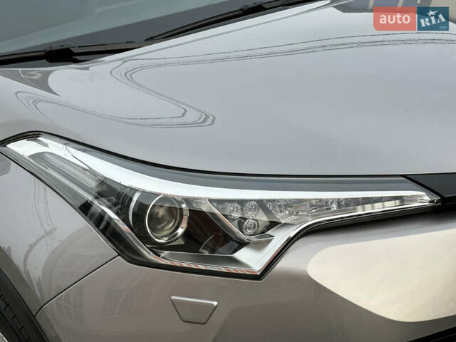 Сірий Тойота C-HR, об'ємом двигуна 1.2 л та пробігом 42 тис. км за 18950 $, фото 32 на Automoto.ua
