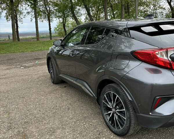 Сірий Тойота C-HR, об'ємом двигуна 1.8 л та пробігом 171 тис. км за 21000 $, фото 7 на Automoto.ua