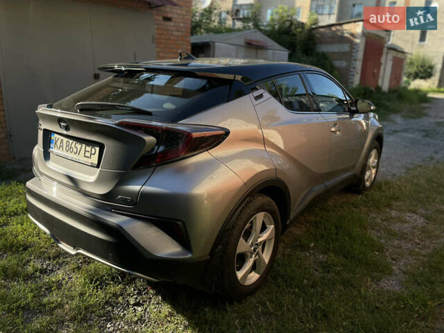 Серый Тойота C-HR, объемом двигателя 1.2 л и пробегом 72 тыс. км за 20000 $, фото 3 на Automoto.ua