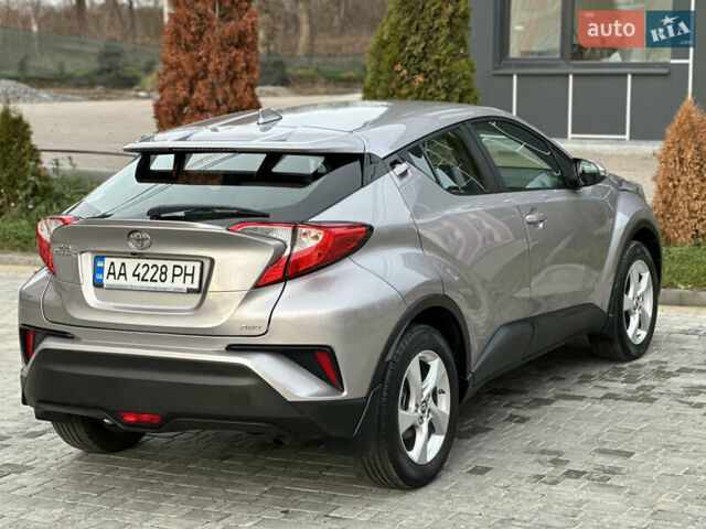 Сірий Тойота C-HR, об'ємом двигуна 1.2 л та пробігом 42 тис. км за 18950 $, фото 44 на Automoto.ua