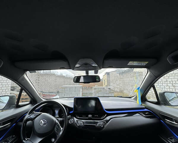 Серый Тойота C-HR, объемом двигателя 1.2 л и пробегом 82 тыс. км за 21800 $, фото 7 на Automoto.ua