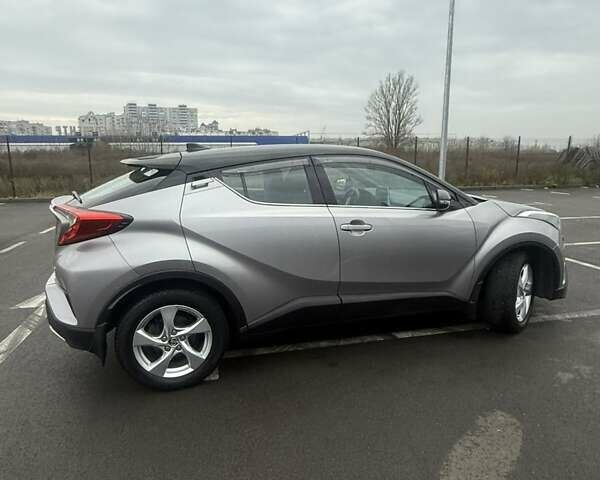 Серый Тойота C-HR, объемом двигателя 1.2 л и пробегом 180 тыс. км за 17500 $, фото 3 на Automoto.ua