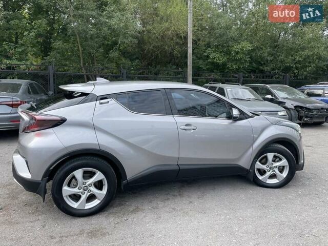 Серый Тойота C-HR, объемом двигателя 1.2 л и пробегом 58 тыс. км за 18200 $, фото 7 на Automoto.ua