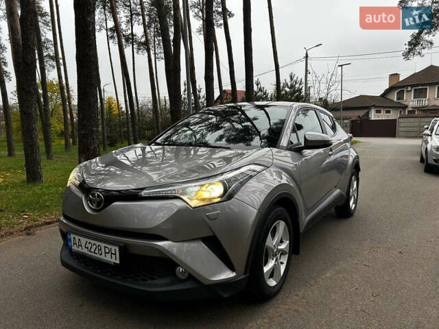 Сірий Тойота C-HR, об'ємом двигуна 1.2 л та пробігом 42 тис. км за 20000 $, фото 3 на Automoto.ua