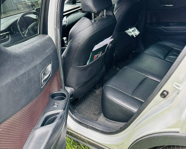 Сірий Тойота C-HR, об'ємом двигуна 1.2 л та пробігом 178 тис. км за 17500 $, фото 9 на Automoto.ua