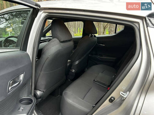 Сірий Тойота C-HR, об'ємом двигуна 1.2 л та пробігом 42 тис. км за 20000 $, фото 14 на Automoto.ua