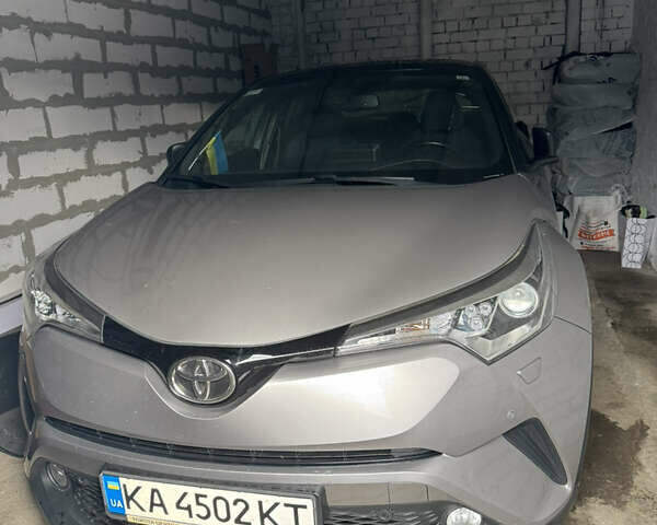 Серый Тойота C-HR, объемом двигателя 1.2 л и пробегом 82 тыс. км за 21800 $, фото 16 на Automoto.ua
