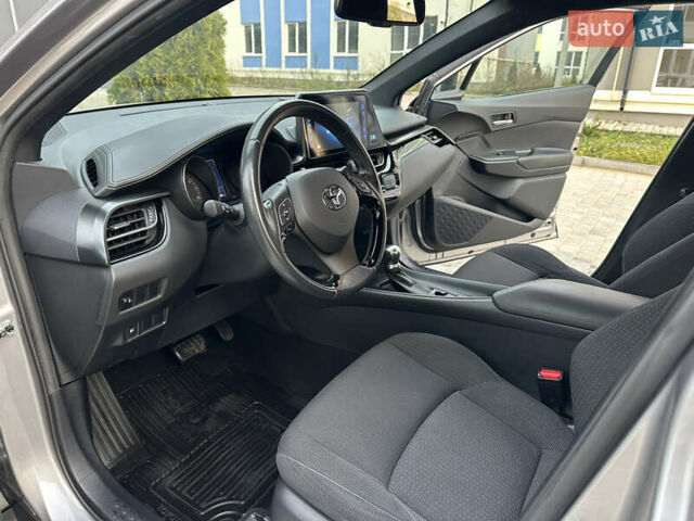 Сірий Тойота C-HR, об'ємом двигуна 1.2 л та пробігом 42 тис. км за 18950 $, фото 80 на Automoto.ua