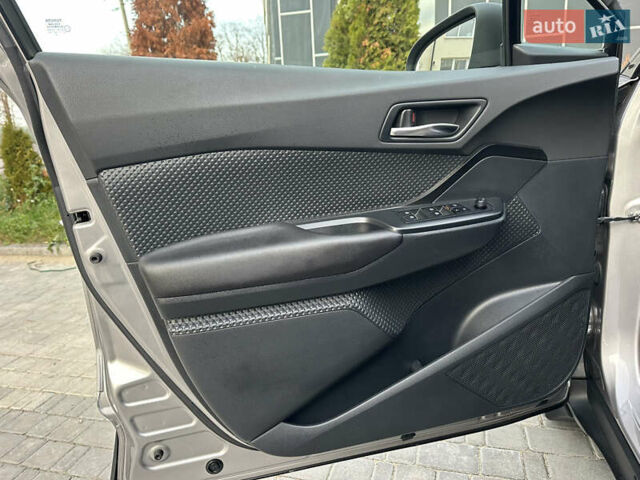 Сірий Тойота C-HR, об'ємом двигуна 1.2 л та пробігом 42 тис. км за 18950 $, фото 88 на Automoto.ua
