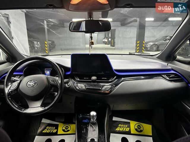 Серый Тойота C-HR, объемом двигателя 1.2 л и пробегом 41 тыс. км за 23000 $, фото 9 на Automoto.ua