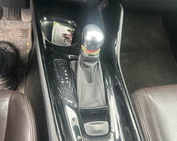 Серый Тойота C-HR, объемом двигателя 1.2 л и пробегом 137 тыс. км за 17500 $, фото 10 на Automoto.ua