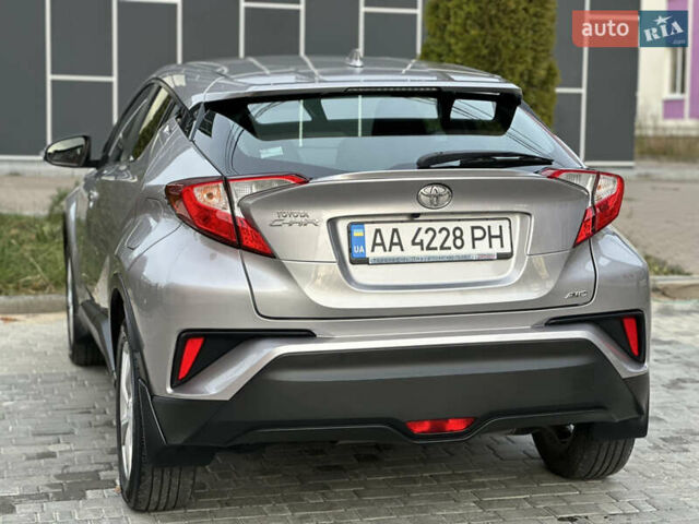 Сірий Тойота C-HR, об'ємом двигуна 1.2 л та пробігом 42 тис. км за 18950 $, фото 50 на Automoto.ua