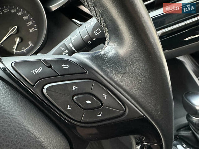 Сірий Тойота C-HR, об'ємом двигуна 1.2 л та пробігом 42 тис. км за 18950 $, фото 92 на Automoto.ua