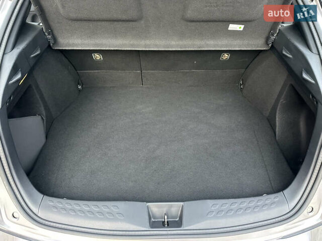 Сірий Тойота C-HR, об'ємом двигуна 1.2 л та пробігом 42 тис. км за 18950 $, фото 136 на Automoto.ua
