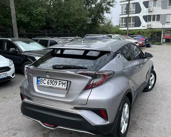 Серый Тойота C-HR, объемом двигателя 1.2 л и пробегом 58 тыс. км за 18200 $, фото 6 на Automoto.ua