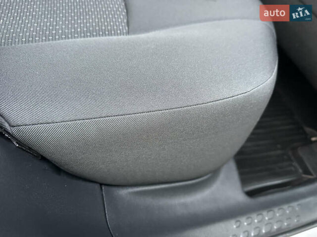 Сірий Тойота C-HR, об'ємом двигуна 1.2 л та пробігом 42 тис. км за 18950 $, фото 126 на Automoto.ua