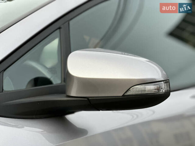 Сірий Тойота C-HR, об'ємом двигуна 1.2 л та пробігом 42 тис. км за 18950 $, фото 24 на Automoto.ua