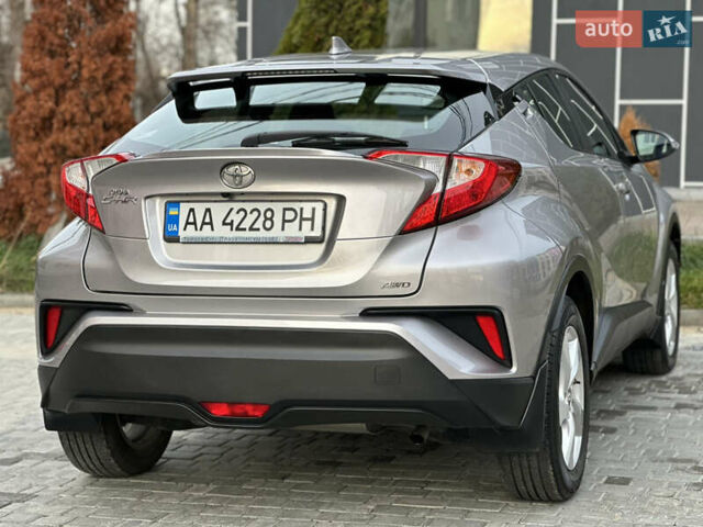 Сірий Тойота C-HR, об'ємом двигуна 1.2 л та пробігом 42 тис. км за 18950 $, фото 46 на Automoto.ua