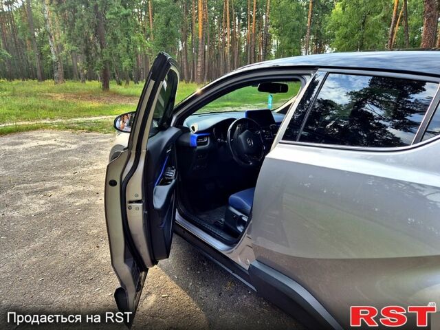 Сірий Тойота C-HR, об'ємом двигуна 1.8 л та пробігом 150 тис. км за 23500 $, фото 4 на Automoto.ua